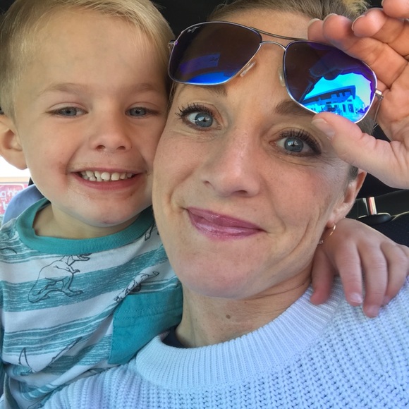 Meet your Posher, Amanda - Picture 1 of 1